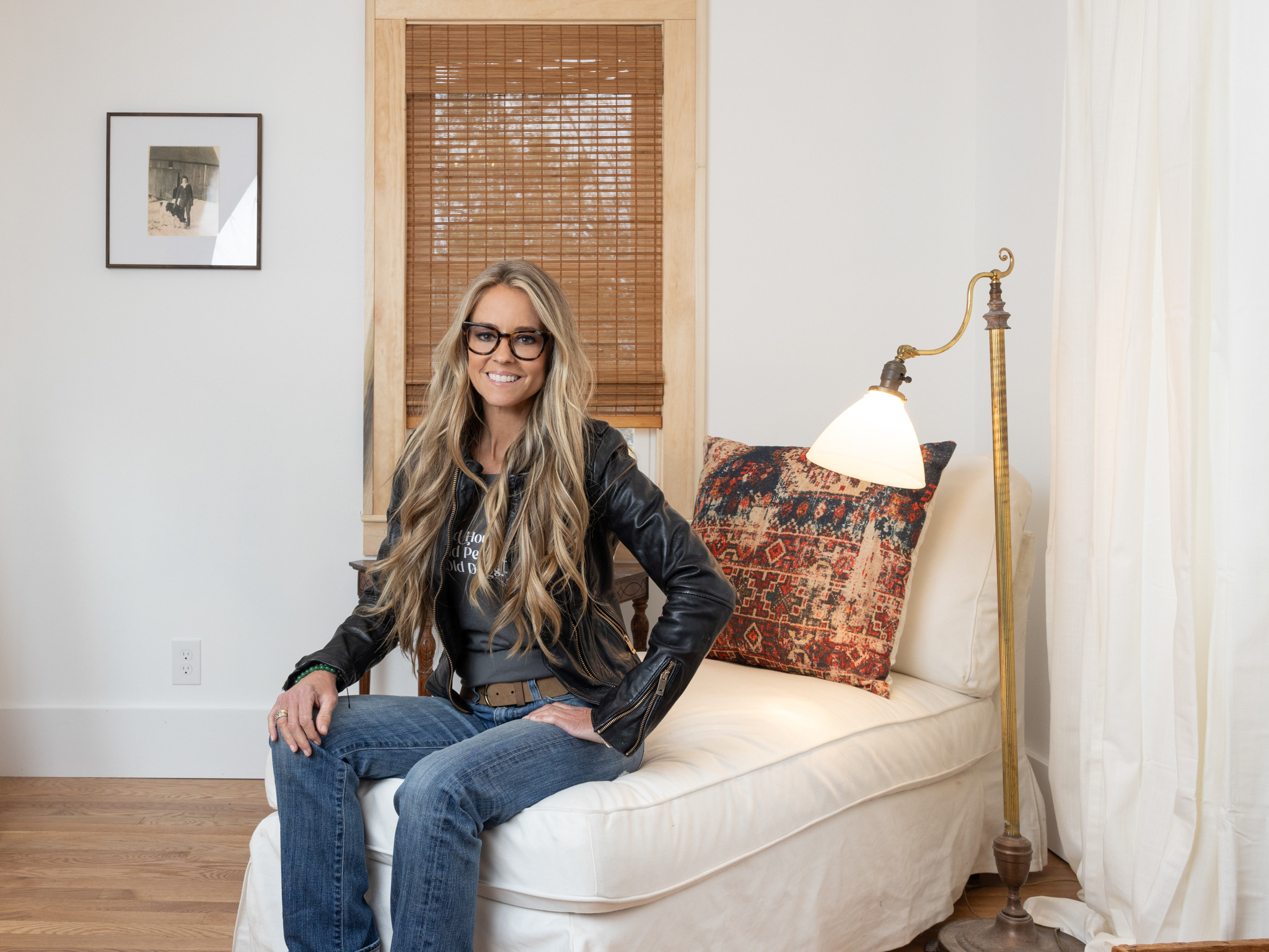 Nicole Curtis Bio HGTV(00)